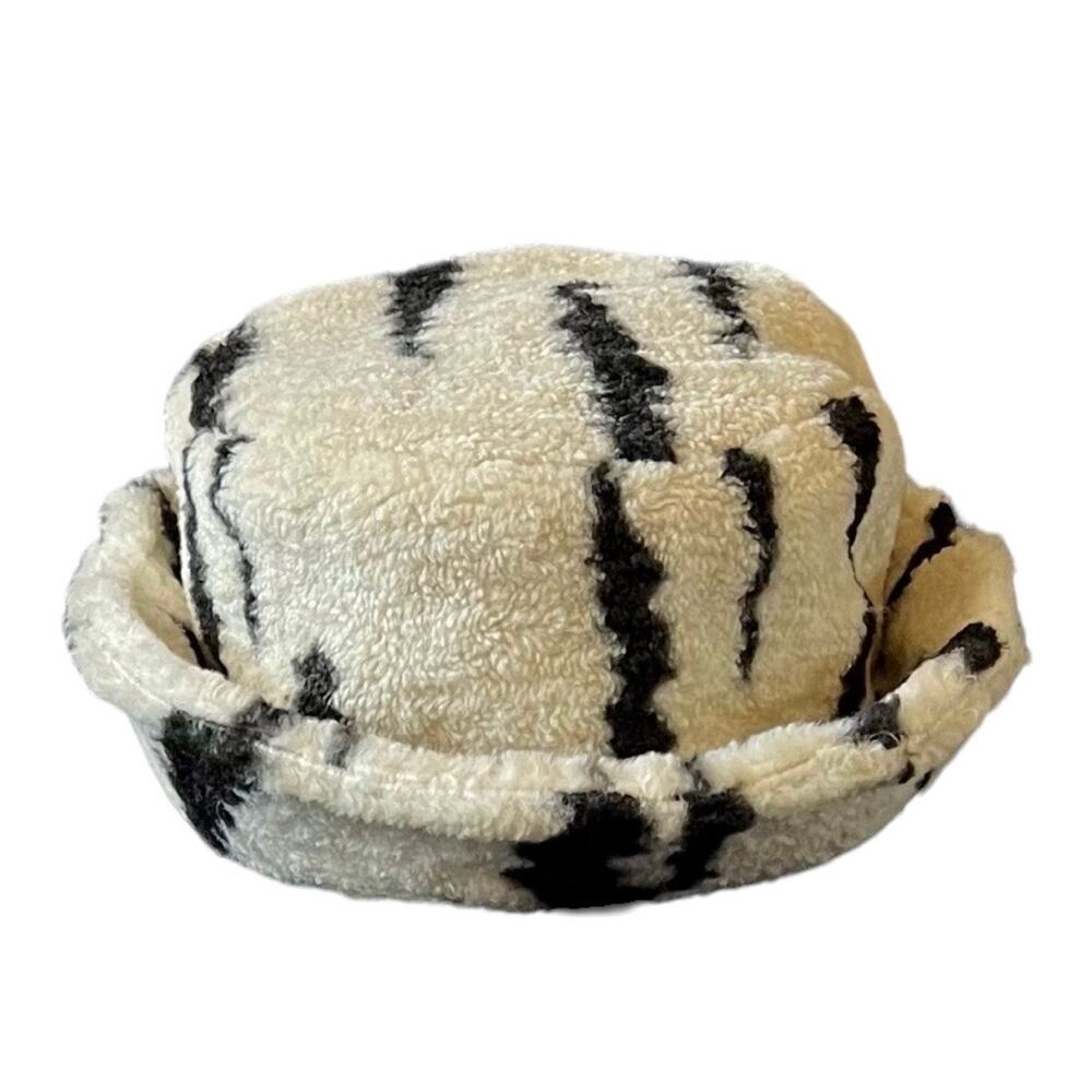 NEW Free People Shaggy Sherpa Bucket Hat Off White with Black Stripes One Size - Picture 4 of 7